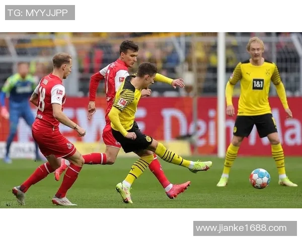 电竞足球对抗赛精彩比分解析与战术分析全方位解读 电竞足球对抗赛精彩比分解析与战术分析全方位解读