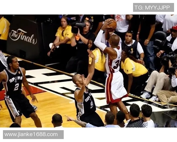 2013年NBA总决赛热火与马刺经典对决高清回顾与精彩瞬间分析